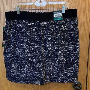 Black and white. "Cypress Club" Skort with stretchy waist. New with tags